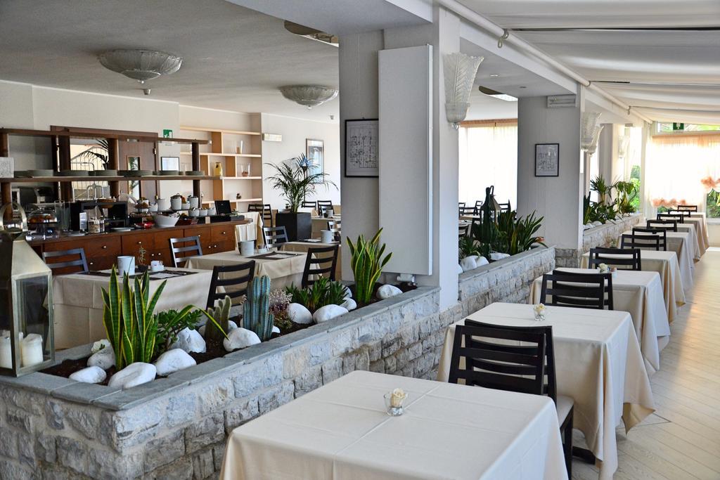 Hotel Tiffany Marina di Massa Exterior foto